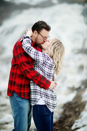 Decorah-Engagement-Photographer